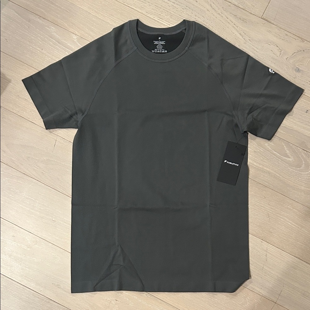Fabletics Mens- The Training Day Tee Small
